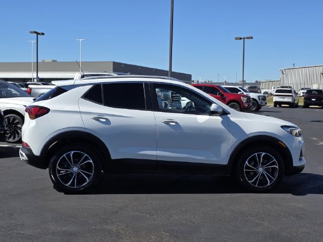 Used 2022 Buick Encore GX Select FWD image 3