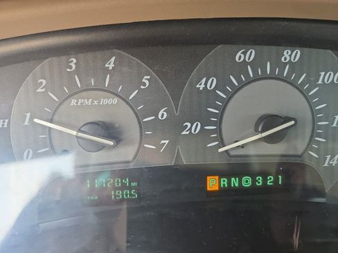 Used 2005 Buick Park Avenue image 16