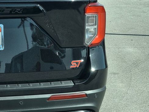 Used 2022 Ford Explorer ST w/ ST Street Pack image 5