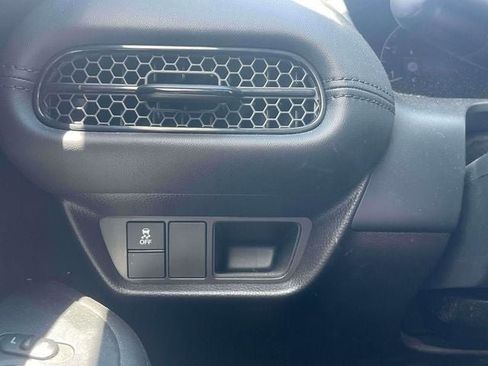 Used 2023 Honda HR-V LX image 21