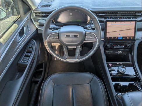 Used 2023 Jeep Grand Cherokee 4WD 4xe image 10