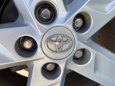 Used 2014 Toyota Camry SE w/ Fleet Convenience Package FWD image 17