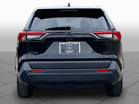 Used 2023 Toyota RAV4 LE AWD/4WD image 5
