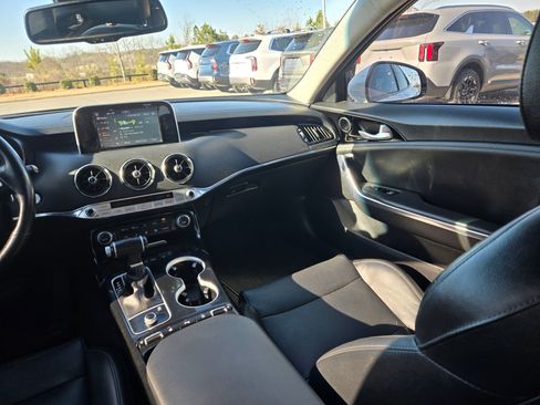 Certified 2019 Kia Stinger Base image 11