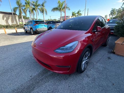 Used 2023 Tesla Model Y Long Range AWD/4WD image 2