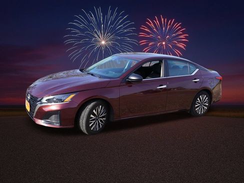 Used 2024 Nissan Altima 2.5 SV FWD image 10