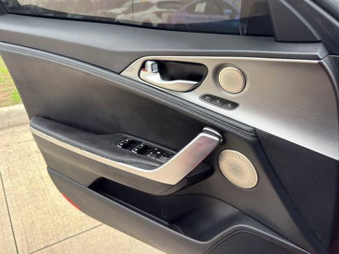 Used 2020 Kia Stinger GT1 image 18