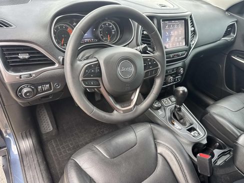 Used 2021 Jeep Cherokee Latitude Lux w/ Comfort/Convenience Group AWD/4WD image 17