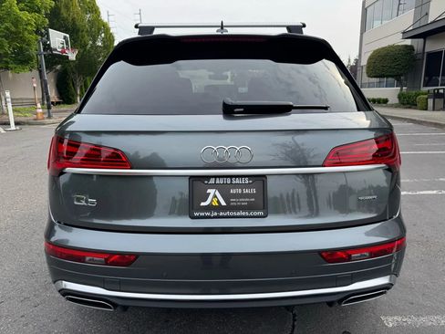 Used 2022 Audi Q5 e Premium w/ Convenience Package image 9
