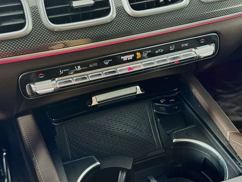 Used 2021 Mercedes-Benz GLS 450 4MATIC image 18