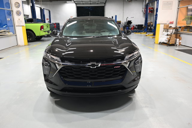 New 2026 Chevrolet Trax RS w/ Sunroof Package FWD image 2