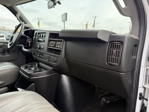 Used 2018 Chevrolet Express 2500 w/ Driver Convenience Package image 12
