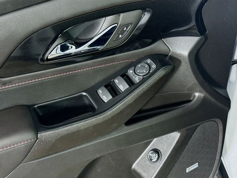 Used 2024 Chevrolet Traverse RS image 24