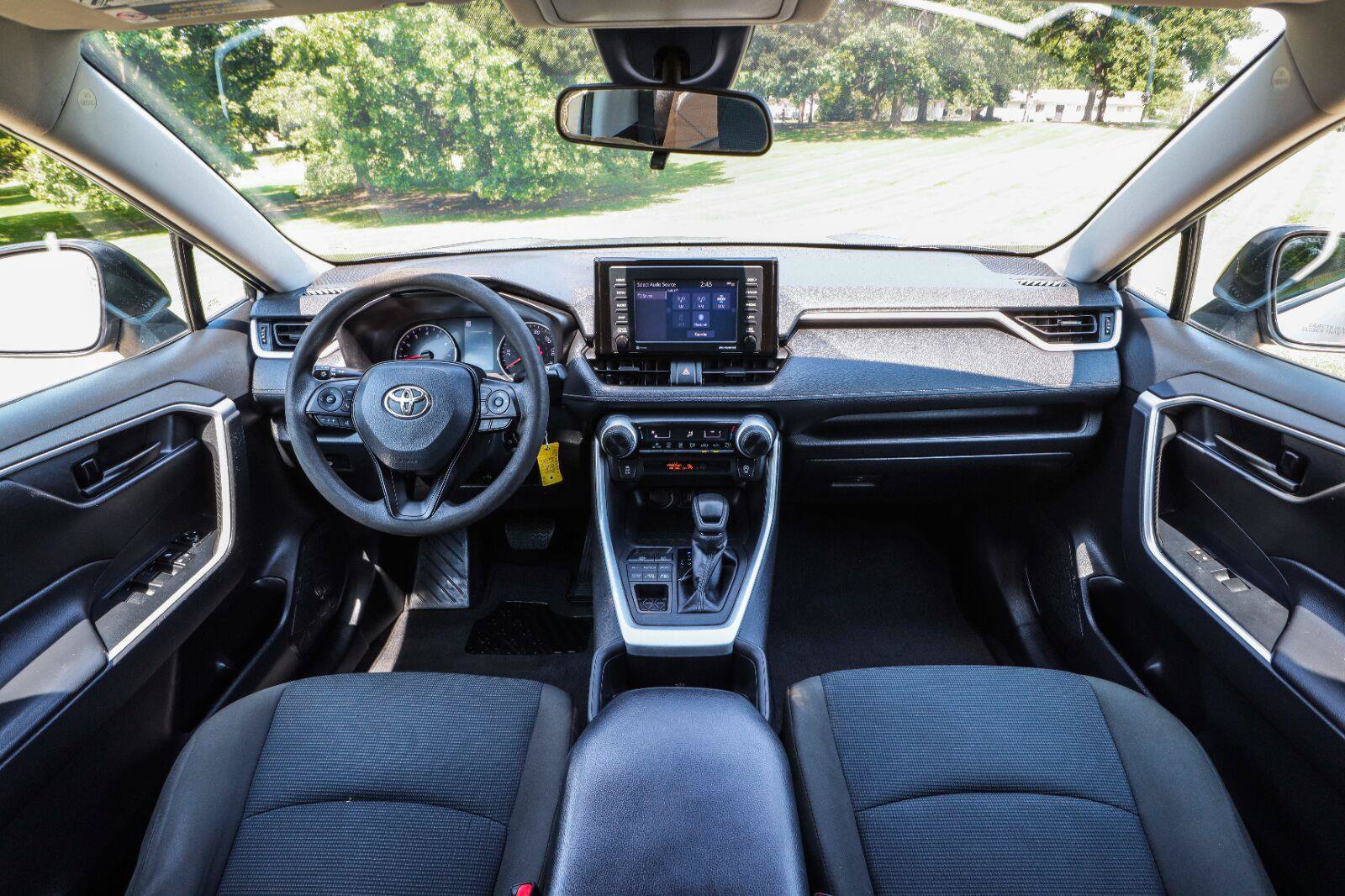 Used 2022 Toyota RAV4 LE w/ Carpet Mat Package (TMS) AWD/4WD image 2