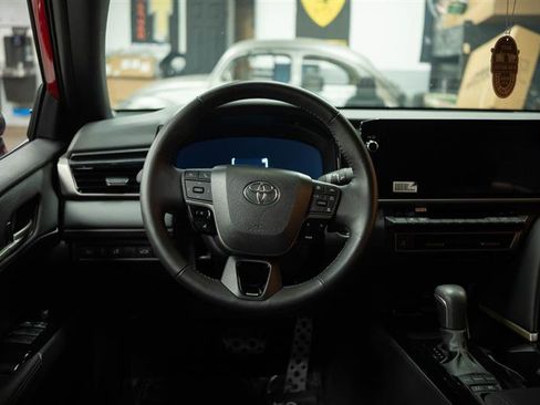 Used 2025 Toyota Camry XSE image 18