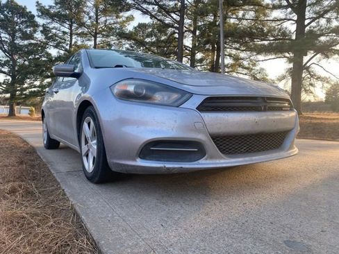Used 2015 Dodge Dart SXT image 9
