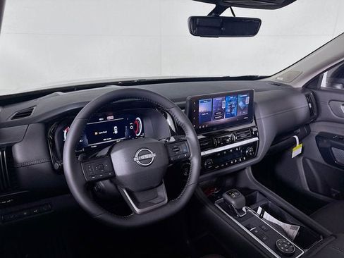 New 2026 Nissan Pathfinder Platinum image 9