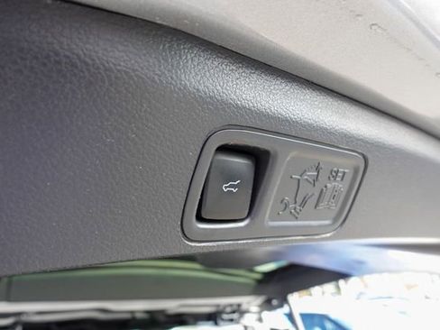 Used 2024 Ford Expedition Max XLT image 29