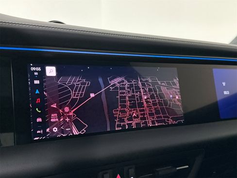 Certified 2025 Porsche Macan Turbo Electric image 22