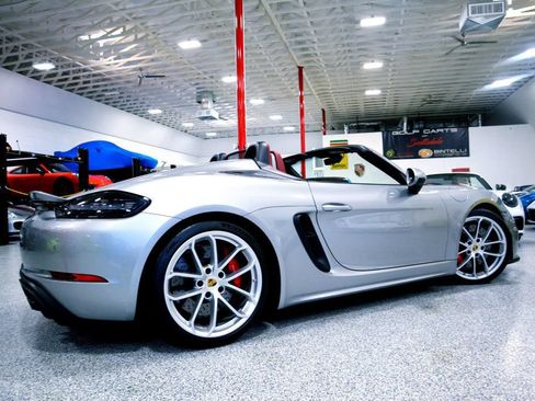 Used 2023 Porsche 718 Boxster Spyder RWD image 13