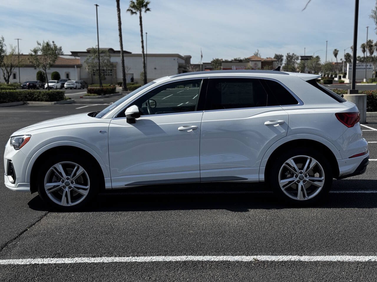 Used 2020 Audi Q3 2.0T Premium w/ Convenience Package AWD/4WD image 5
