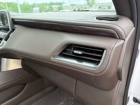 Used 2024 Chevrolet Tahoe LT AWD/4WD image 23
