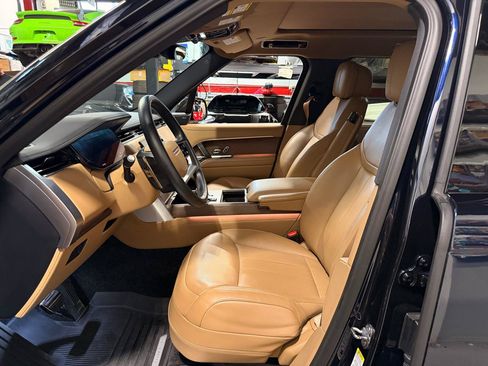 Used 2025 Land Rover Range Rover Long Wheelbase SE AWD/4WD image 16