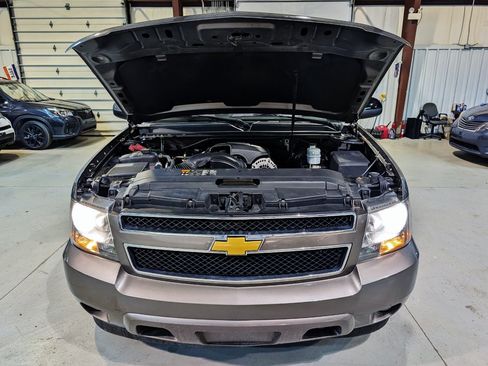 Used 2014 Chevrolet Suburban LT AWD/4WD image 54