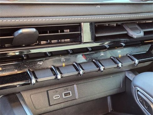 Used 2024 Chevrolet Colorado LT w/ LT Convenience Package image 22