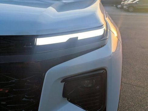 New 2026 Chevrolet Traverse RS w/ LPO, Floor Liner Package FWD image 9