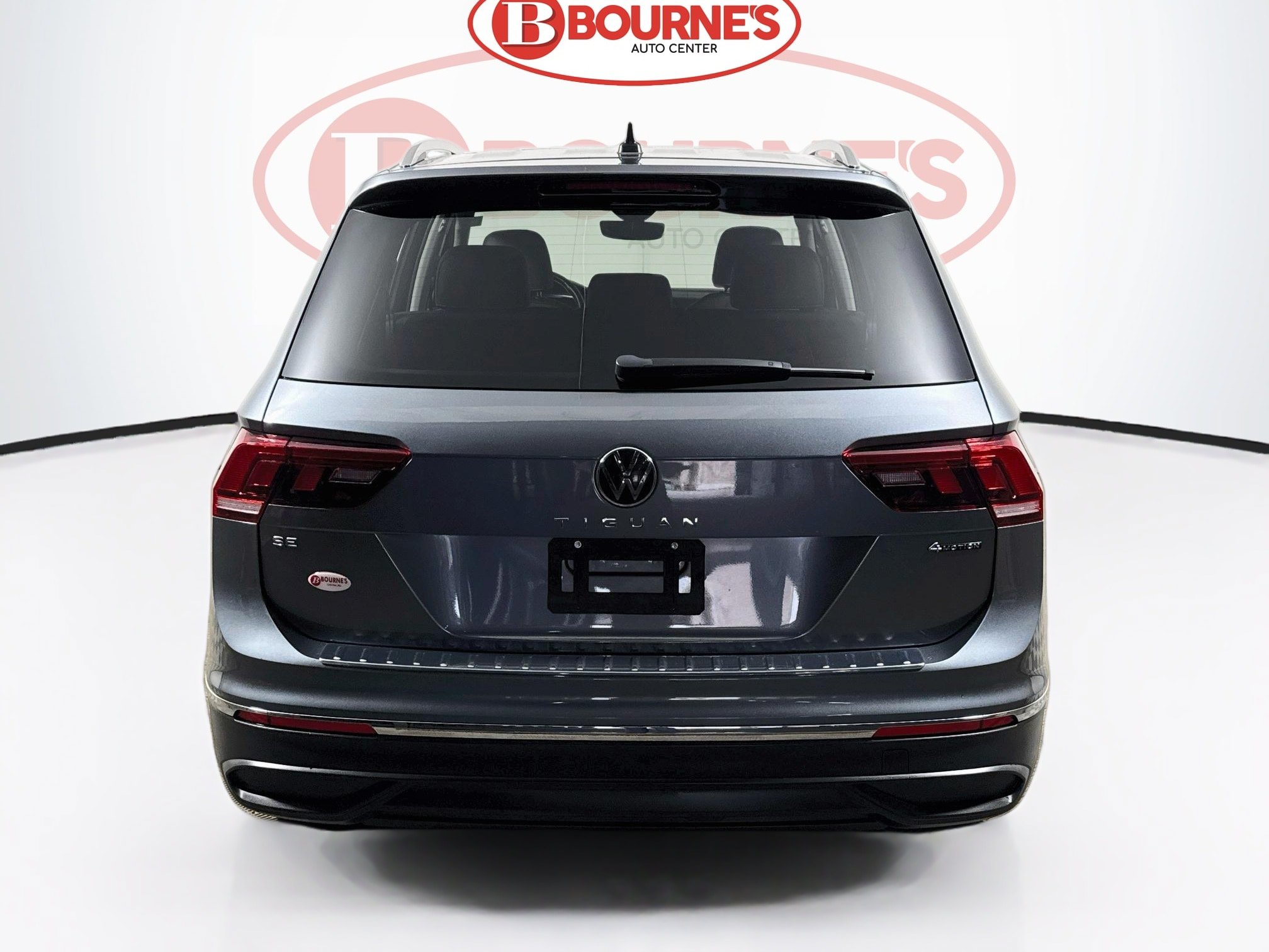 Used 2023 Volkswagen Tiguan SE w/ Panoramic Sunroof Package AWD/4WD image 10
