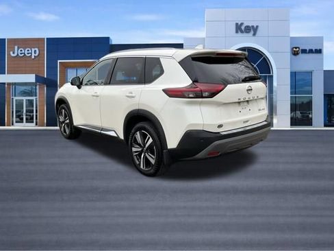 Used 2021 Nissan Rogue SL w/ Premium Package image 4