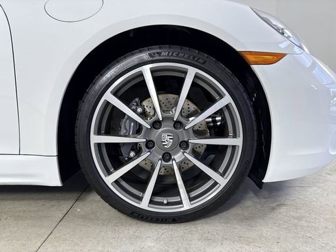 Certified 2018 Porsche 718 Cayman RWD image 15