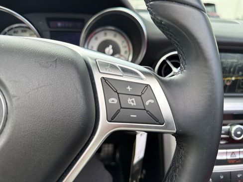 Used 2014 Mercedes-Benz SLK 350 image 21