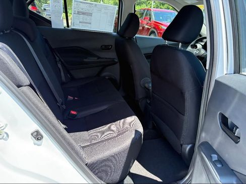 New 2025 Nissan Kicks Play S image 18