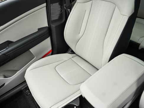 New 2026 Kia Sportage EX image 26