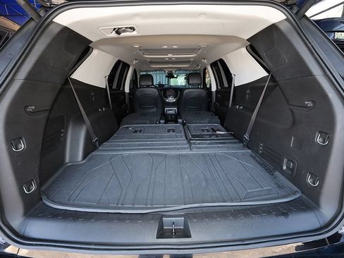 Used 2019 Chevrolet Traverse Premier w/ Redline Edition FWD image 20