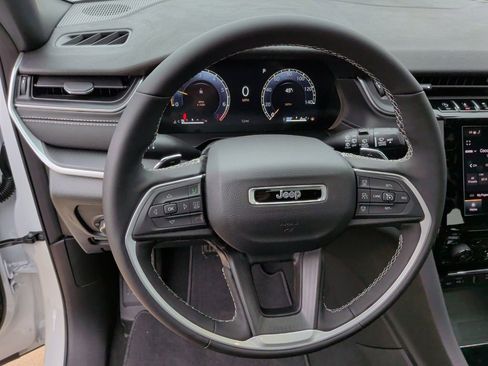 New 2025 Jeep Grand Cherokee L Altitude image 16