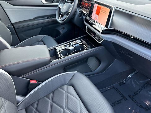 New 2026 Volkswagen Atlas Peak Edition image 16