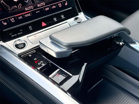 Certified 2024 Audi Q8 e-tron Premium Plus w/ Premium Plus Package AWD/4WD image 17