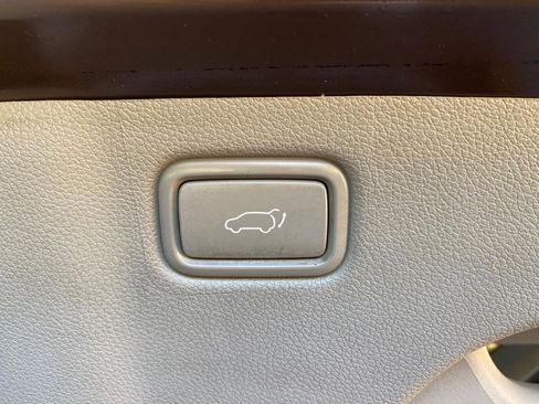 Used 2016 Kia Sedona SX image 10