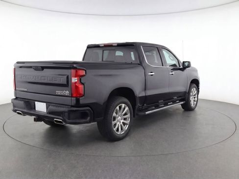 Used 2019 Chevrolet Silverado 1500 High Country w/ Technology Package AWD/4WD image 7