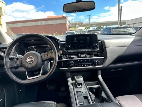 Used 2022 Nissan Pathfinder SL w/ SL Black Package image 14