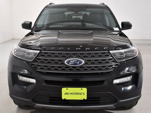 Used 2022 Ford Explorer XLT w/ Equipment Group 202A AWD/4WD image 3