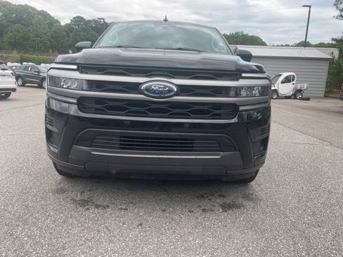Used 2024 Ford Expedition Max XLT AWD/4WD image 2