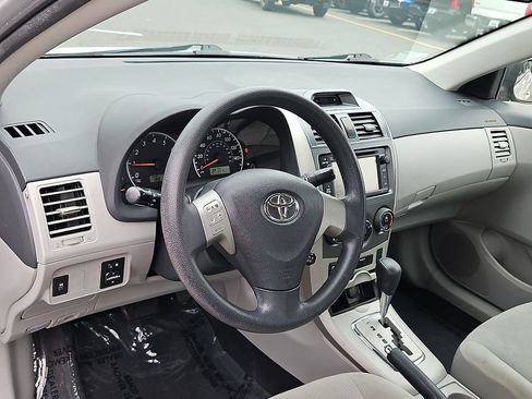 Used 2013 Toyota Corolla LE FWD image 23