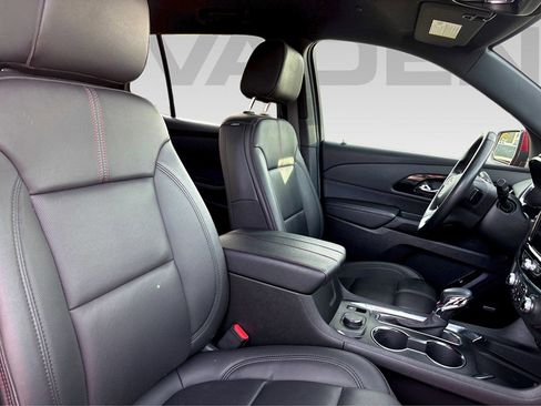 Used 2023 Chevrolet Traverse RS image 14