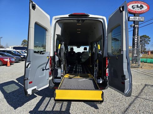 Used 2018 Ford Transit 350 XL image 10
