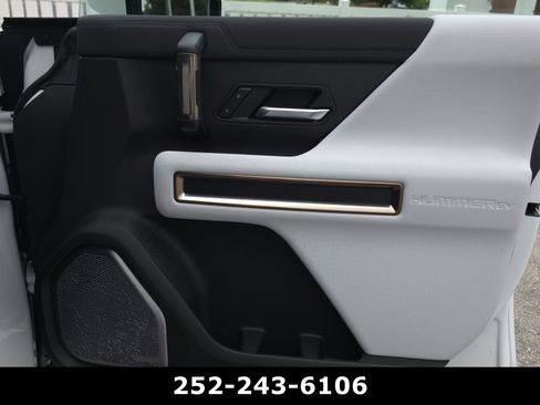 Used 2025 GMC Hummer EV 3X AWD/4WD image 57