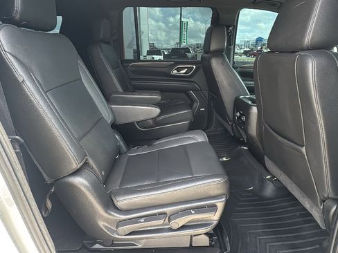 Used 2021 Chevrolet Suburban Z71 image 26